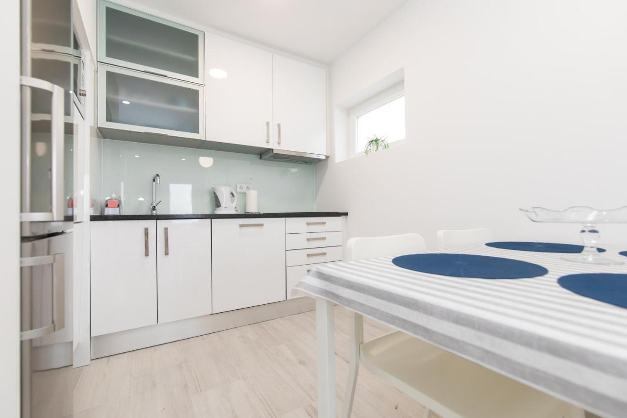 Trival - A 1 Minuto Pe Da Apartment *
